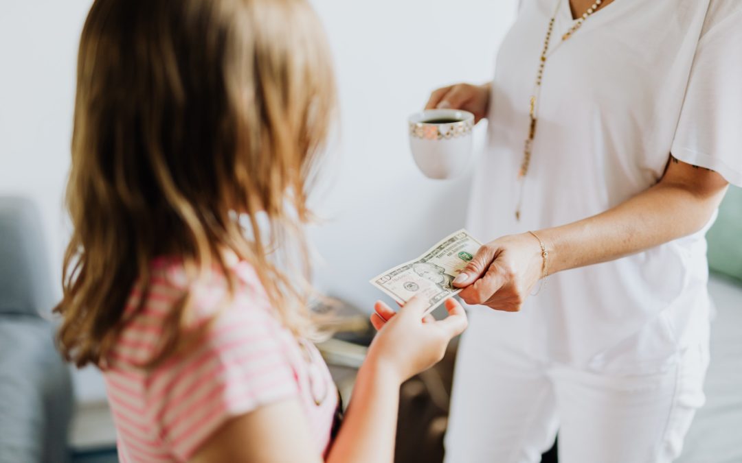 Teaching by Example: How to Foster Financial Responsibility With Your Children 